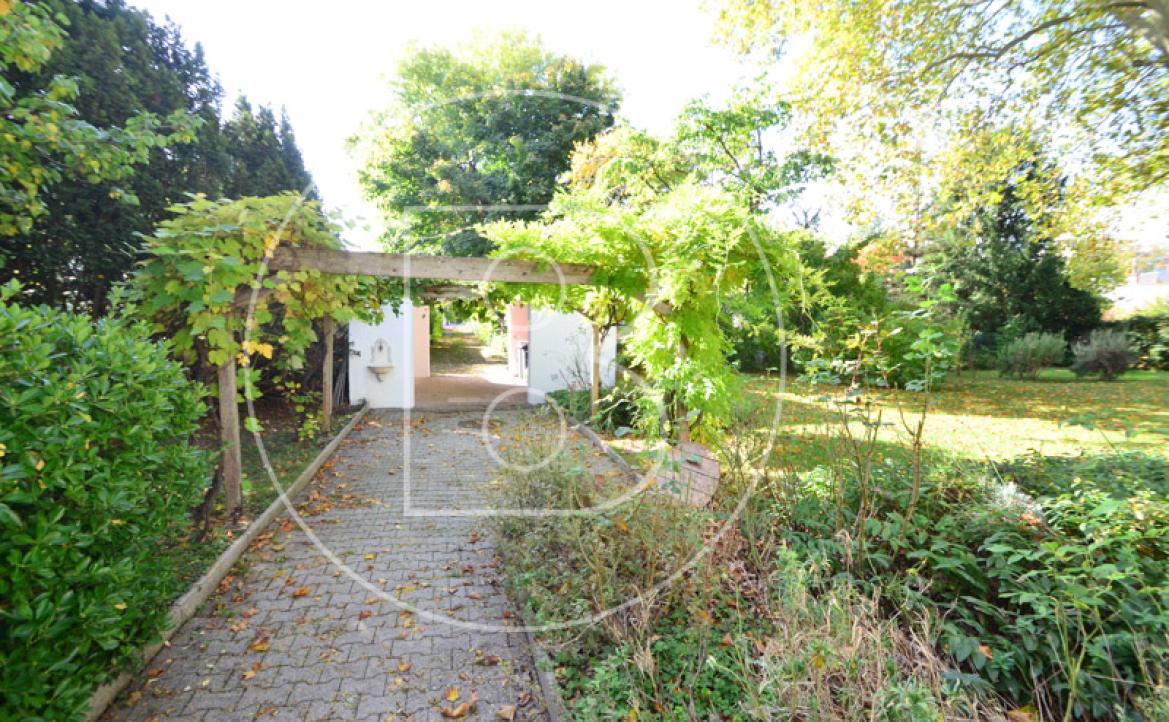 <p>Phänomenaler ebener Villenbaugrund in zentraler Grünruhelage - zwei Bauflächen!</p> - 15