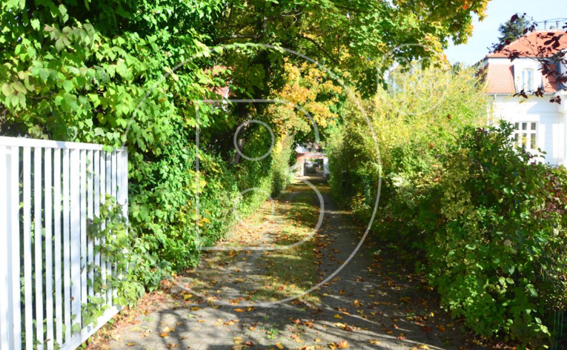 <p>Phänomenaler ebener Villenbaugrund in zentraler Grünruhelage - zwei Bauflächen!</p> - 17