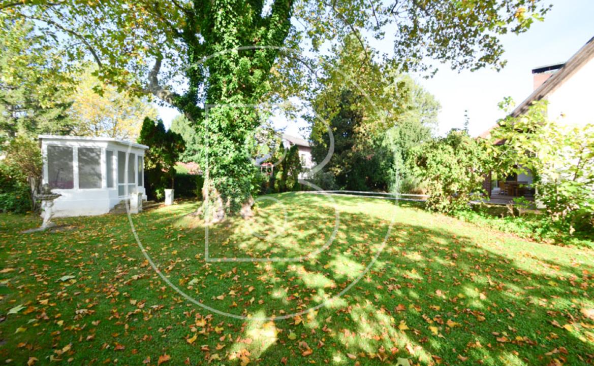 <p>Phänomenaler ebener Villenbaugrund in zentraler Grünruhelage - zwei Bauflächen!</p> - 14