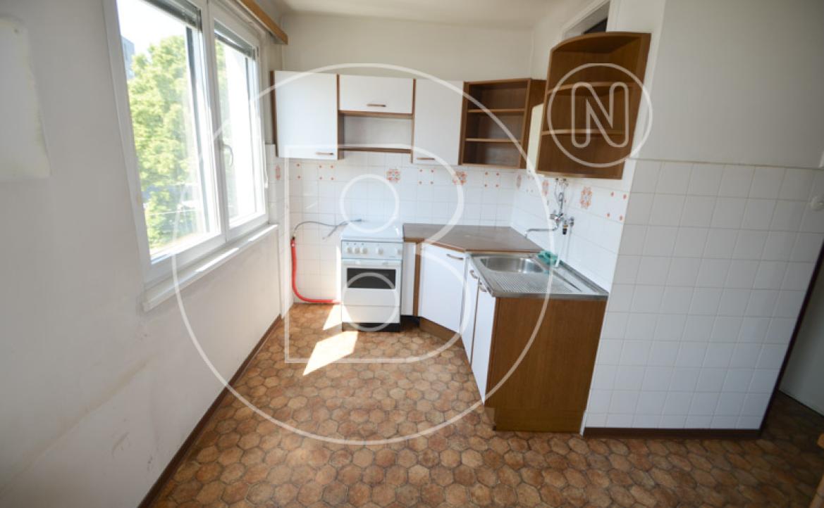 <p>Renovierungsbedürftige 3-Zimmer-Balkon-Wohnung!</p> - 18