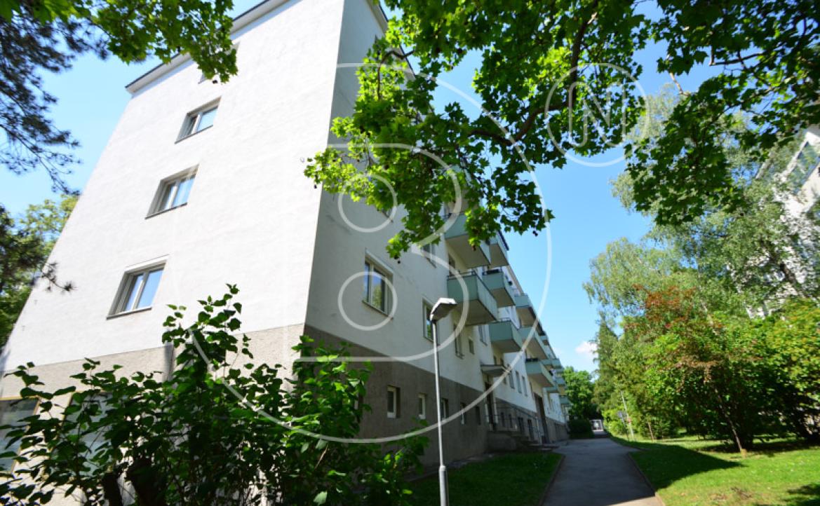 <p>Renovierungsbedürftige 3-Zimmer-Balkon-Wohnung!</p> - 28