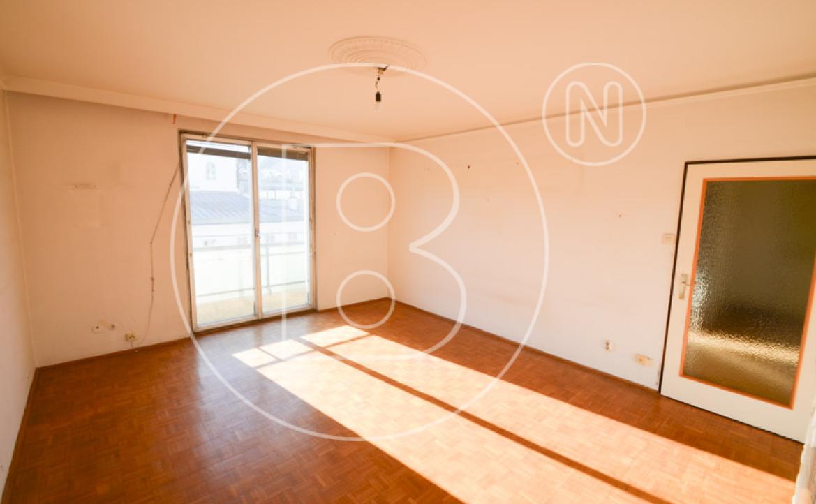 <p>Renovierungsbedürftige 3-Zimmer-Balkon-Wohnung!</p> - 12
