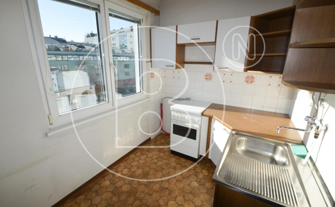 <p>Renovierungsbedürftige 3-Zimmer-Balkon-Wohnung!</p> - 18