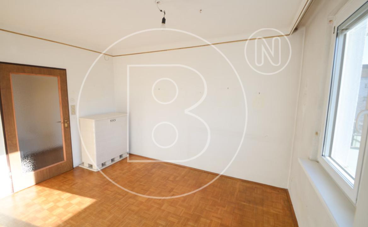 <p>Renovierungsbedürftige 3-Zimmer-Balkon-Wohnung!</p> - 20