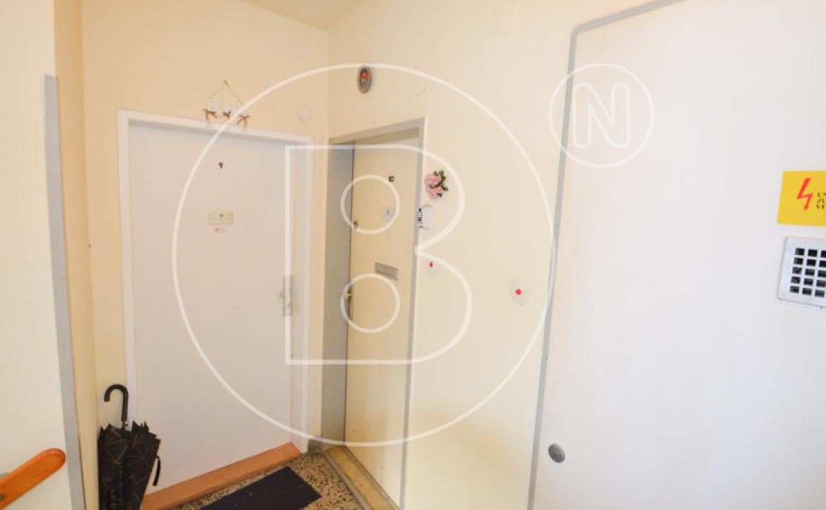 <p>Renovierungsbedürftige 3-Zimmer-Balkon-Wohnung!</p> - 5