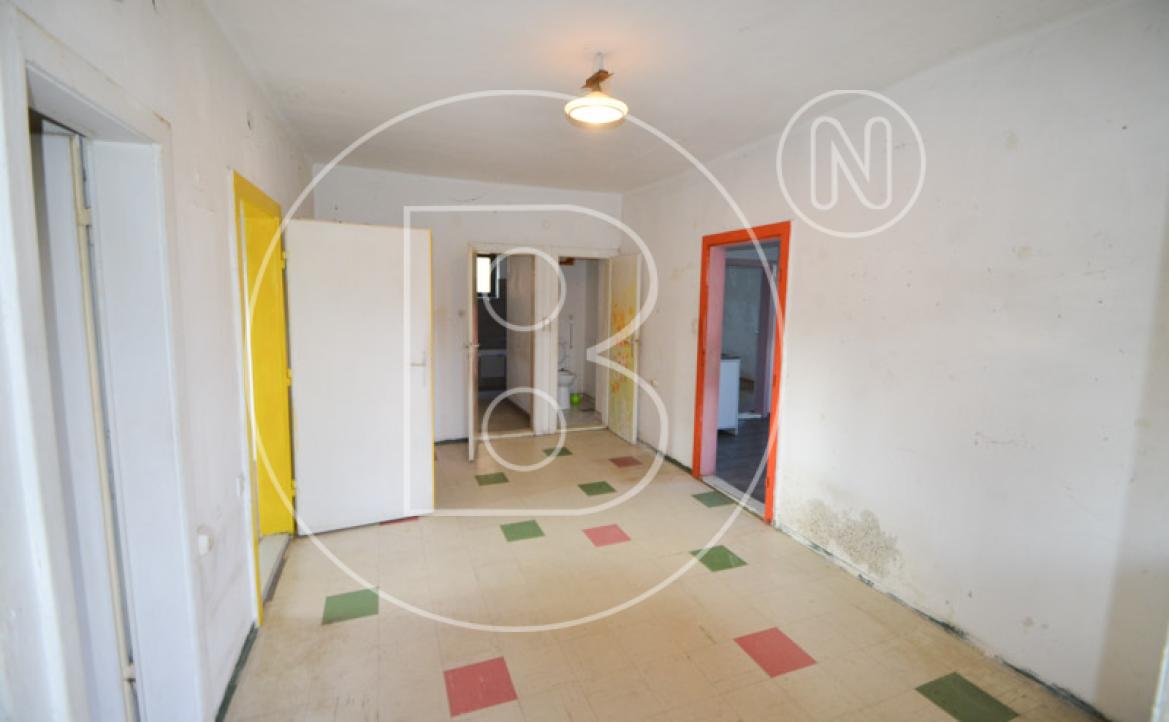 <p>Sanierungsbedürftiges Einfamilienhaus beim Riederberg!</p> - 9