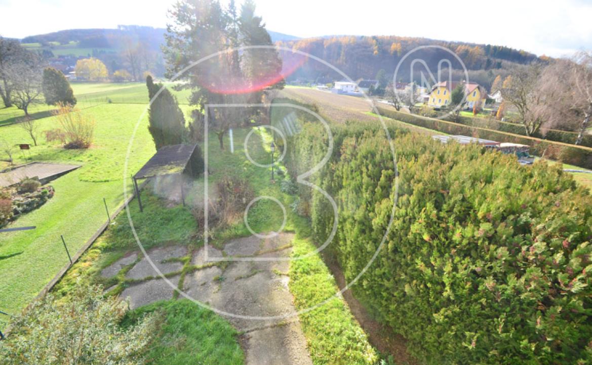 <p>Sanierungsbedürftiges Einfamilienhaus beim Riederberg!</p> - 19