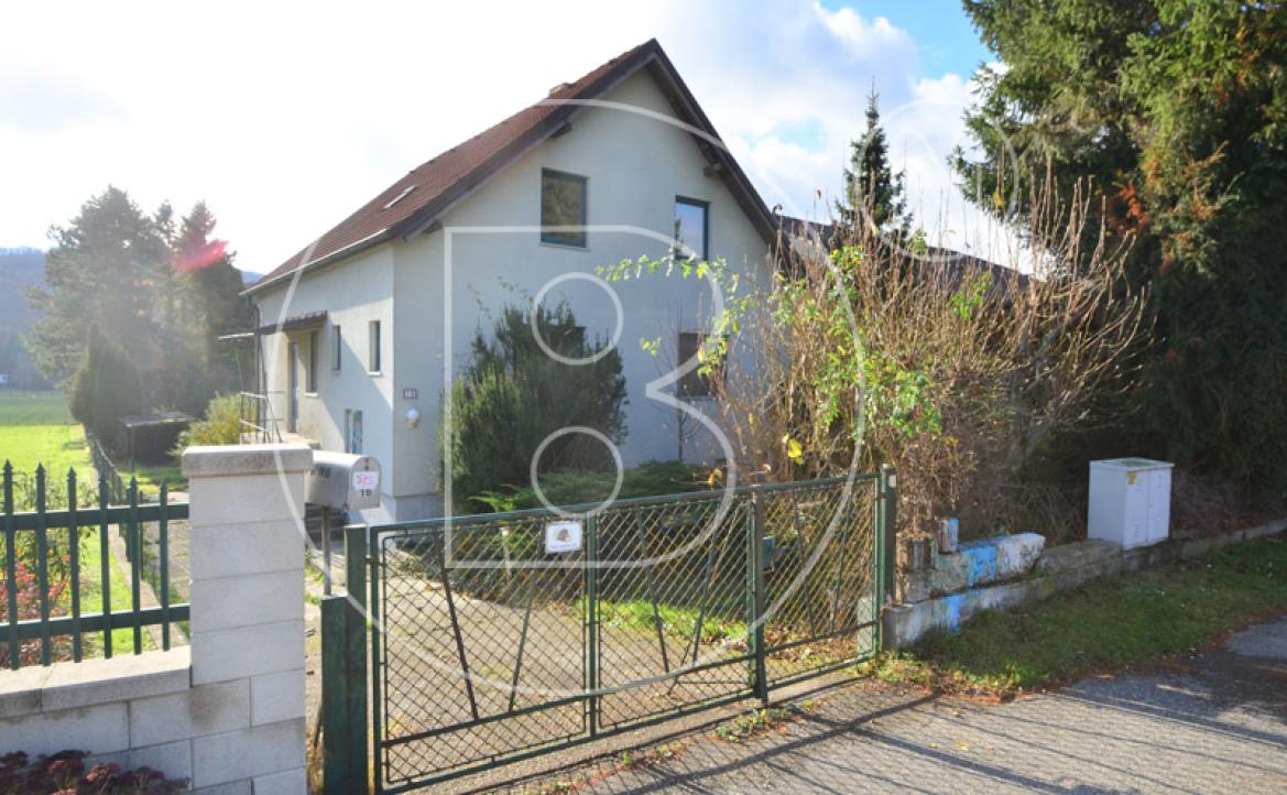 <p>Sanierungsbedürftiges Einfamilienhaus beim Riederberg!</p> - 2