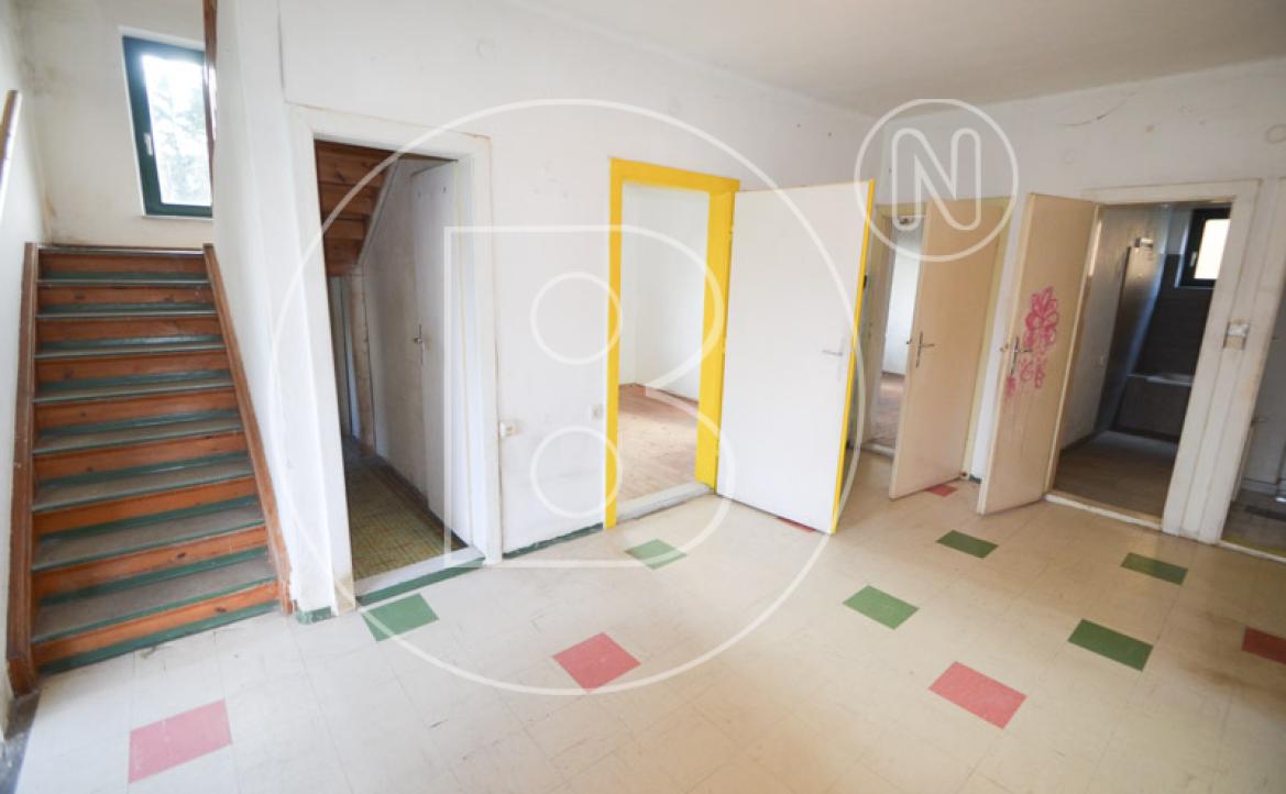 <p>Sanierungsbedürftiges Einfamilienhaus beim Riederberg!</p> - 16