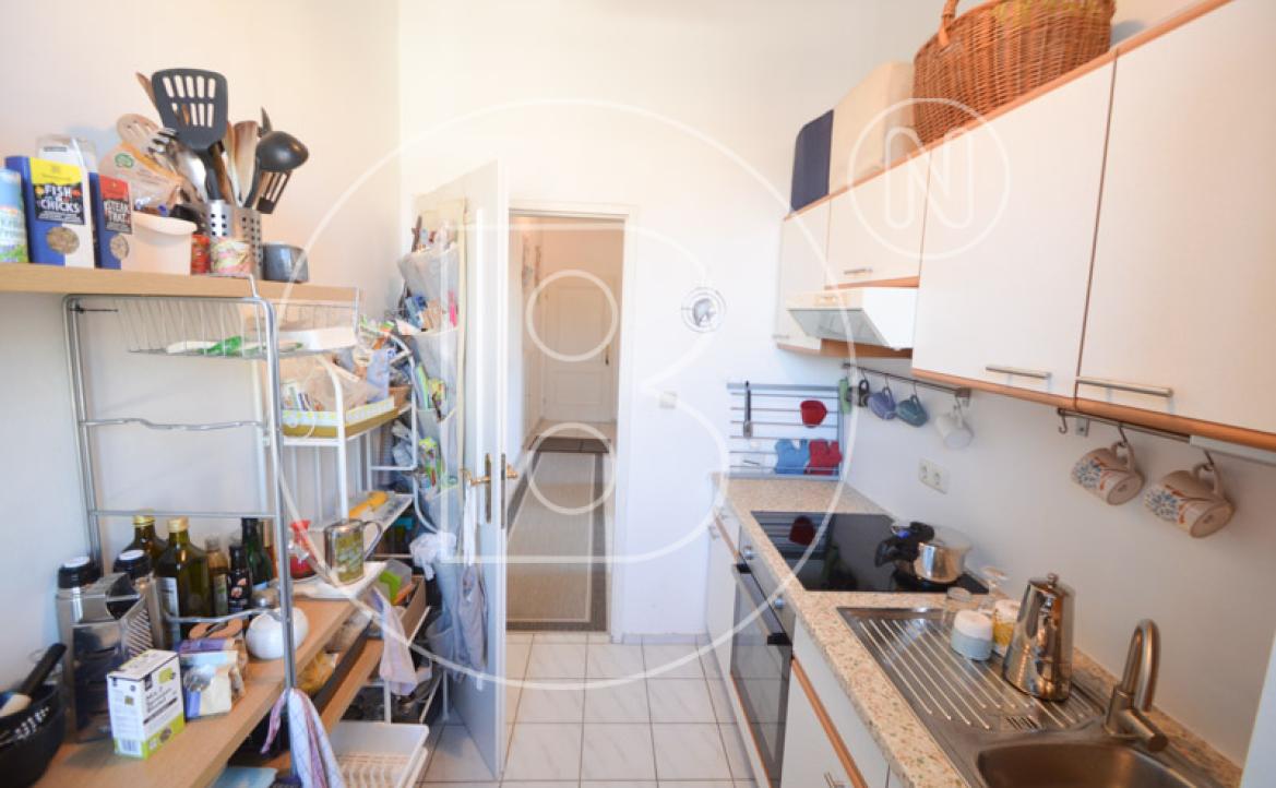 <p>Befristet vermietete 3-Zimmer-Balkon-Altbauwohnung in hervorragender Lage! </p> - 19