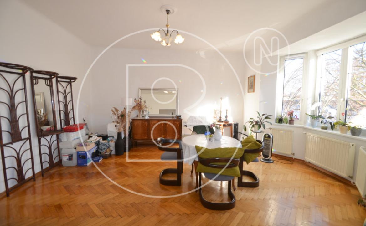 <p>Befristet vermietete 3-Zimmer-Balkon-Altbauwohnung in hervorragender Lage! </p> - 8