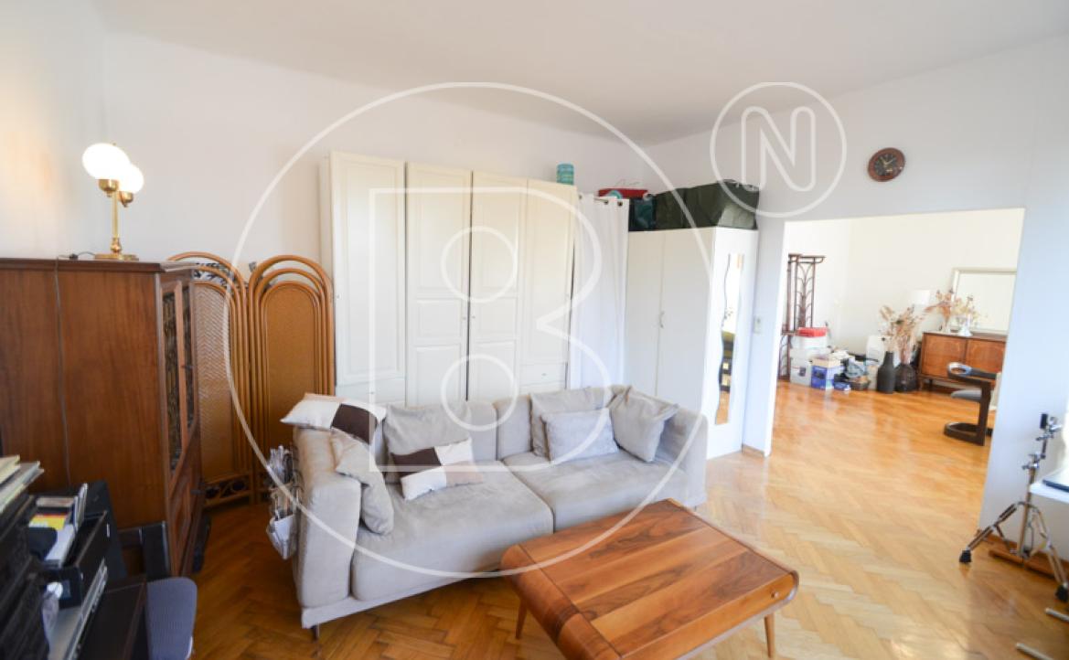 <p>Befristet vermietete 3-Zimmer-Balkon-Altbauwohnung in hervorragender Lage! </p> - 11