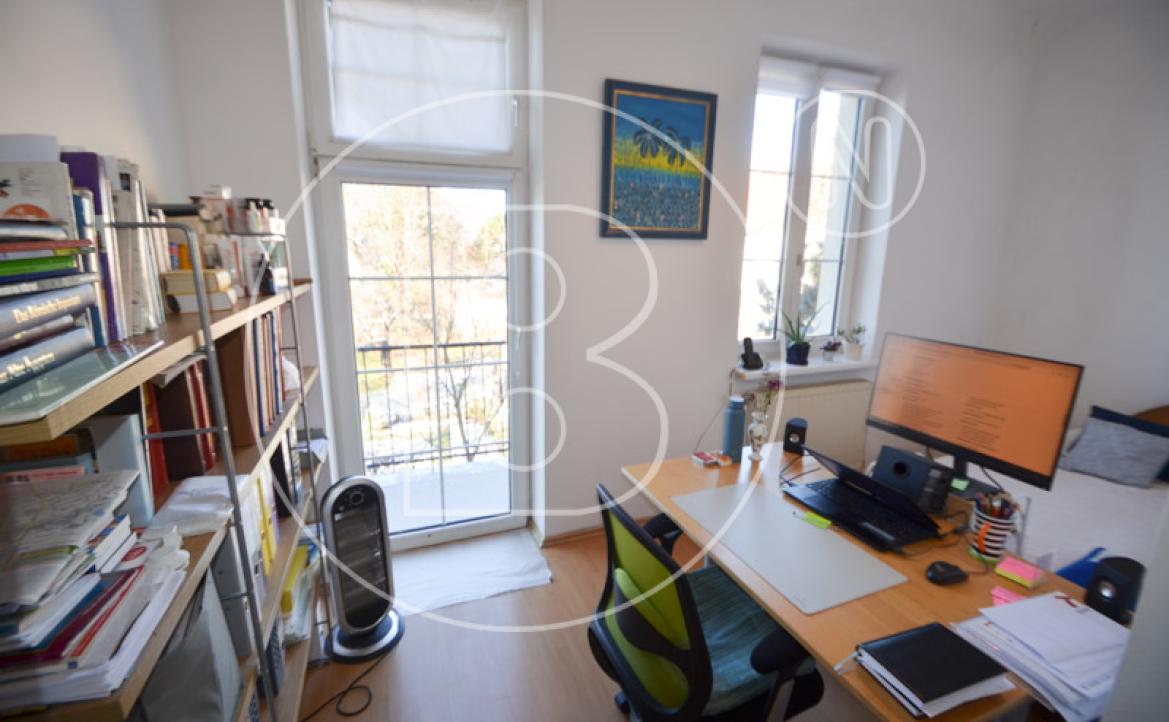 <p>Befristet vermietete 3-Zimmer-Balkon-Altbauwohnung in hervorragender Lage! </p> - 13