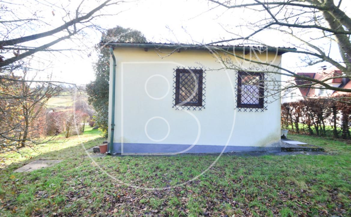 <p>Charmantes, renovierungsbedürftiges Einfamilienhaus in schöner Umgebung!</p> - 42