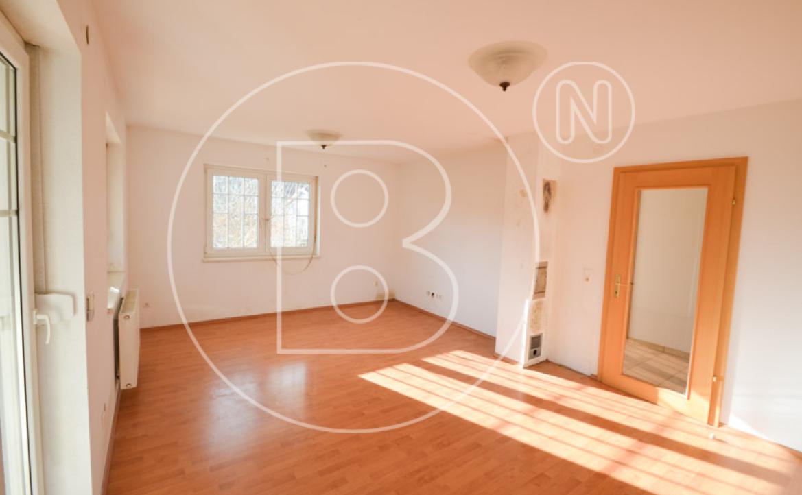 <p>Charmantes, renovierungsbedürftiges Einfamilienhaus in schöner Umgebung!</p> - 11