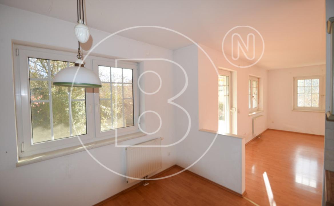 <p>Charmantes, renovierungsbedürftiges Einfamilienhaus in schöner Umgebung!</p> - 16