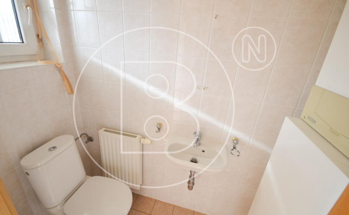 <p>Charmantes, renovierungsbedürftiges Einfamilienhaus in schöner Umgebung!</p> - 25