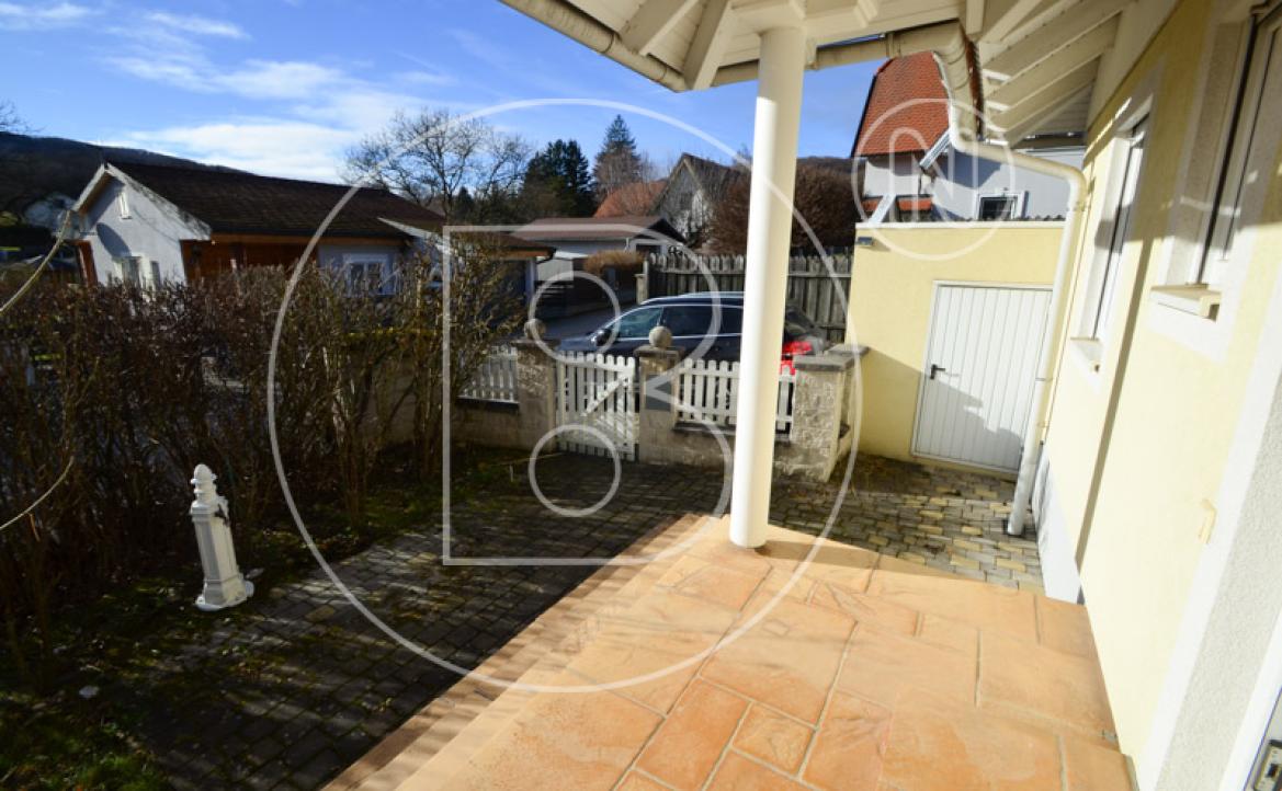 <p>Charmantes, renovierungsbedürftiges Einfamilienhaus in schöner Umgebung!</p> - 28