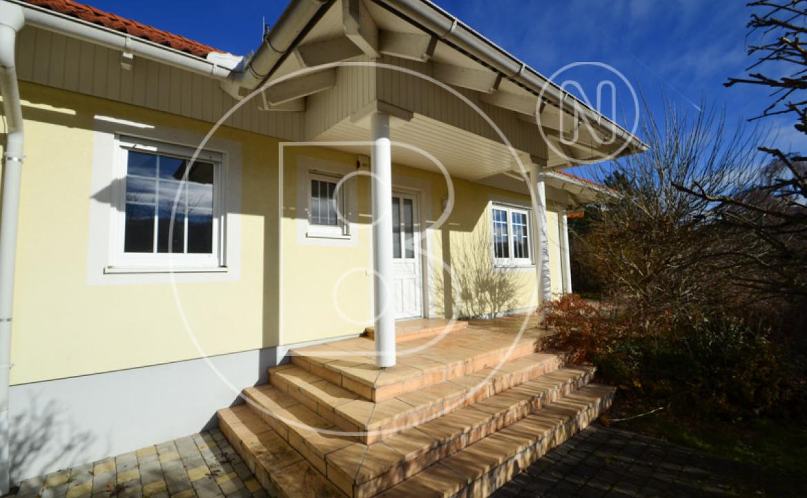 <p>Charmantes, renovierungsbedürftiges Einfamilienhaus in schöner Umgebung!</p> - 3