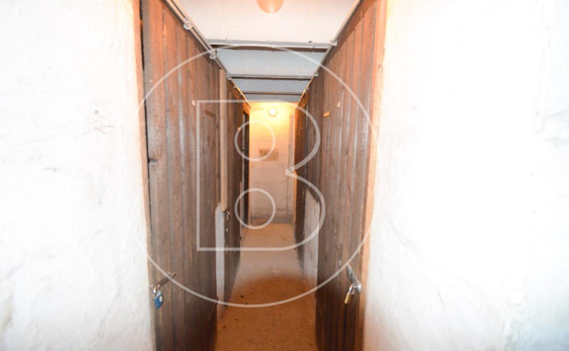 <p>Renovierungsbedürftige 2-Zimmer-Wohnung!</p> - 20