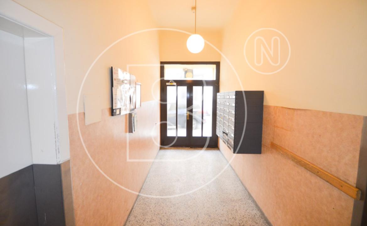 <p>Renovierungsbedürftige 2-Zimmer-Wohnung!</p> - 23