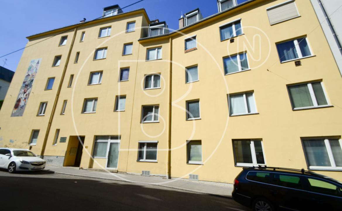 <p>Renovierungsbedürftige 2-Zimmer-Wohnung!</p> - 3