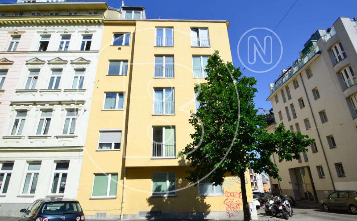 <p>Renovierungsbedürftige 2-Zimmer-Wohnung!</p> - 2