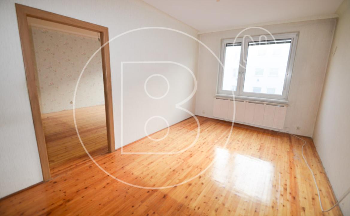 <p>Renovierungsbedürftige 2-Zimmer-Wohnung!</p> - 4