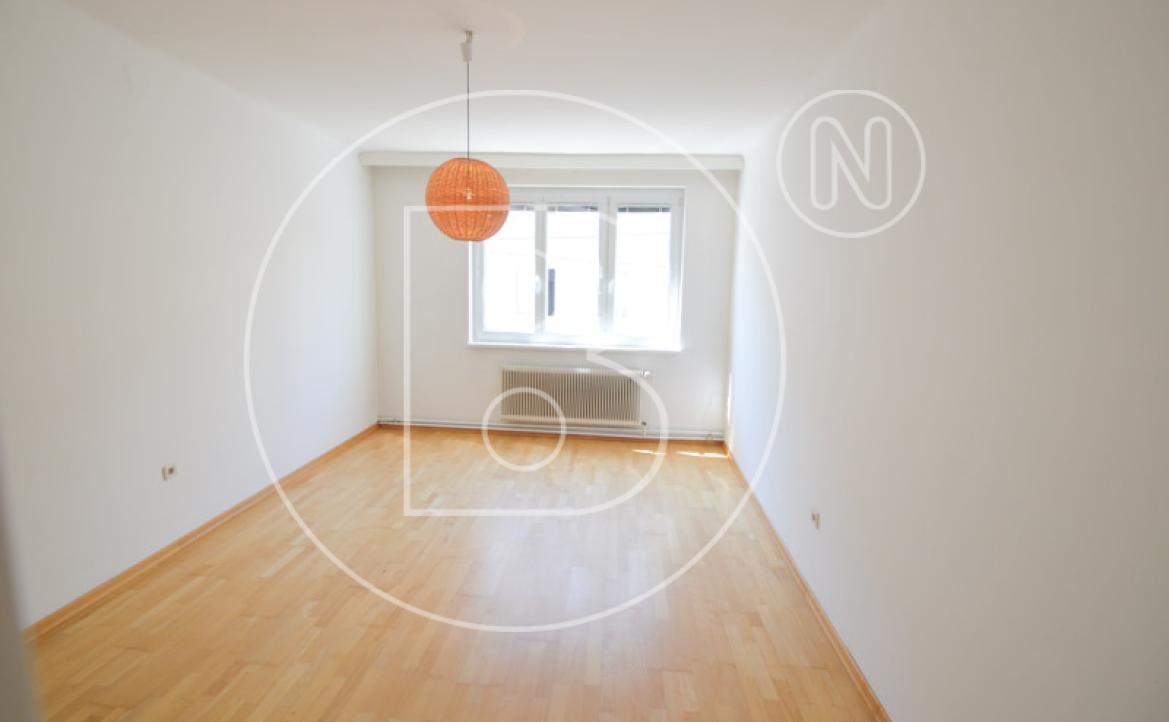 <p>Gepflegtes Wohn- und Geschäftshaus in zentraler Lage mit viel Potential!</p> - 23