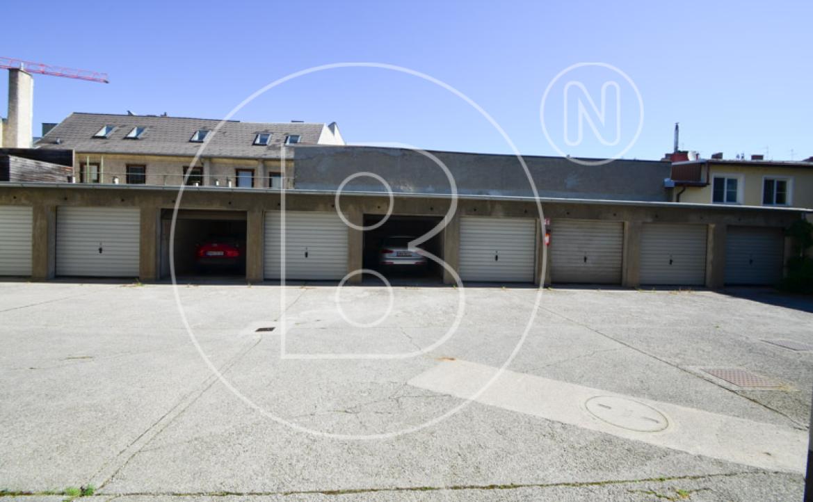 <p>Gepflegtes Wohn- und Geschäftshaus in zentraler Lage mit viel Potential!</p> - 7