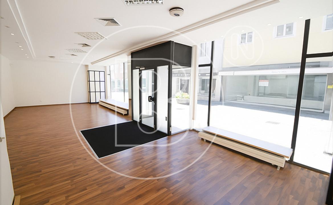 <p>Gepflegtes Wohn- und Geschäftshaus in zentraler Lage mit viel Potential!</p> - 14