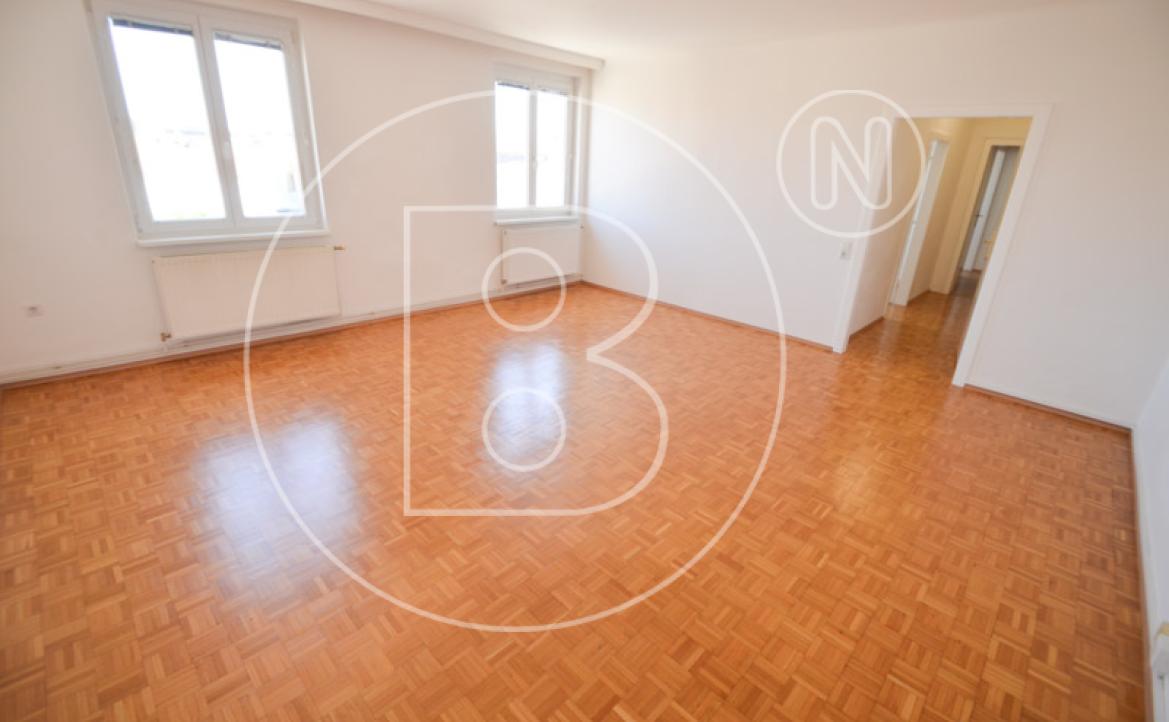 <p>Gepflegtes Wohn- und Geschäftshaus in zentraler Lage mit viel Potential!</p> - 33