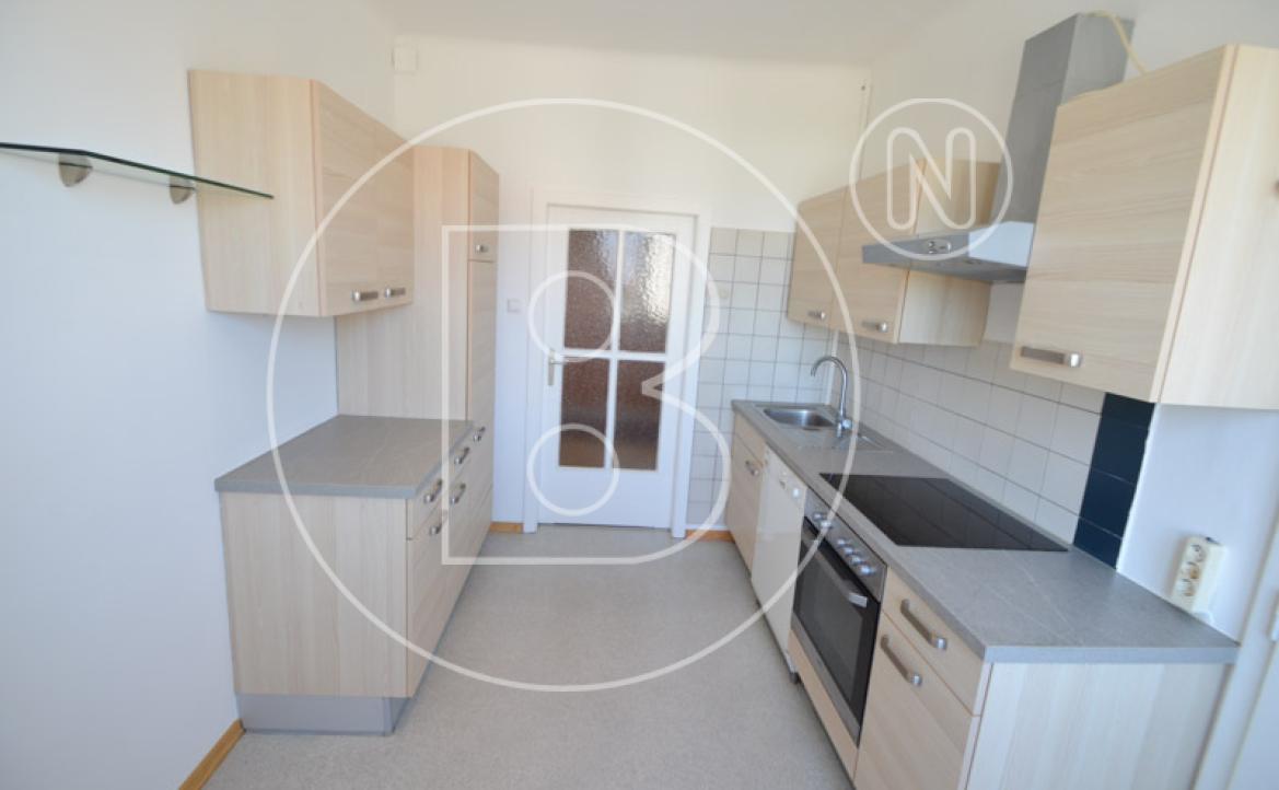 <p>Gepflegtes Wohn- und Geschäftshaus in zentraler Lage mit viel Potential!</p> - 25