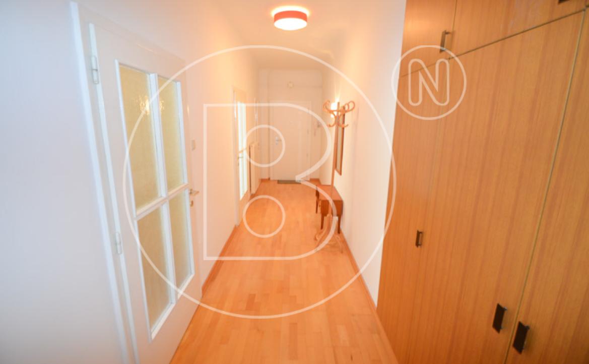 <p>Gepflegtes Wohn- und Geschäftshaus in zentraler Lage mit viel Potential!</p> - 20