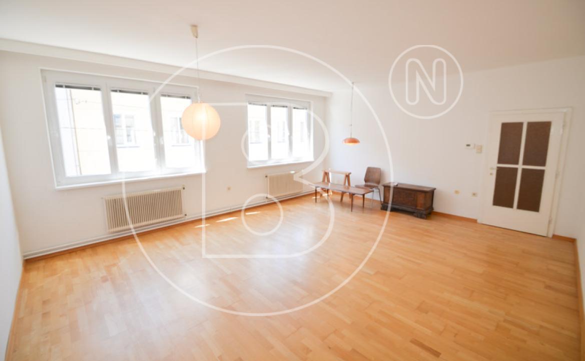 <p>Gepflegtes Wohn- und Geschäftshaus in zentraler Lage mit viel Potential!</p> - 21