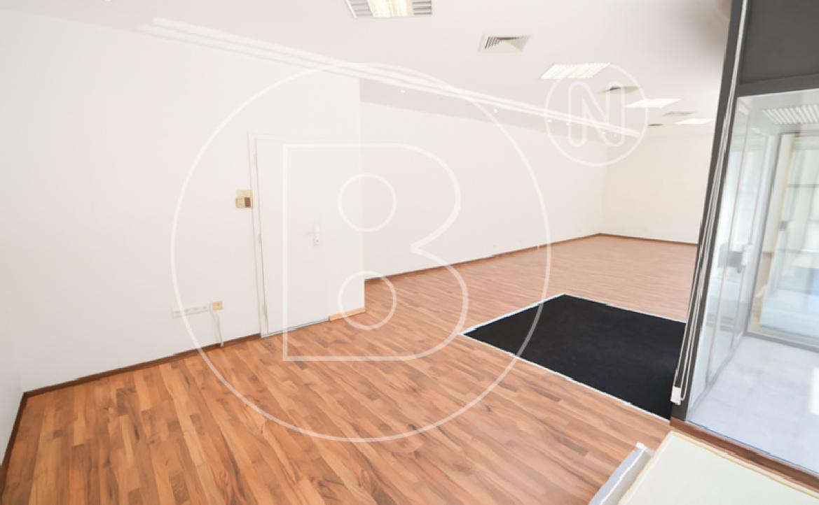 <p>Gepflegtes Wohn- und Geschäftshaus in zentraler Lage mit viel Potential!</p> - 15