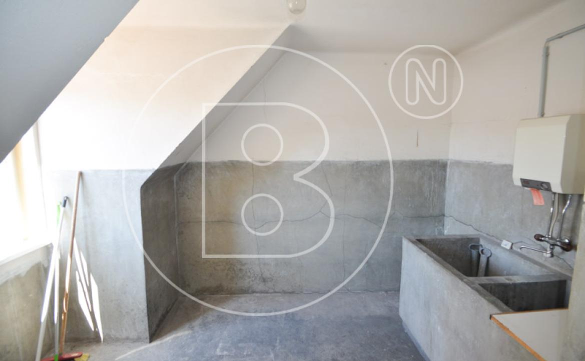 <p>Gepflegtes Wohn- und Geschäftshaus in zentraler Lage mit viel Potential!</p> - 37