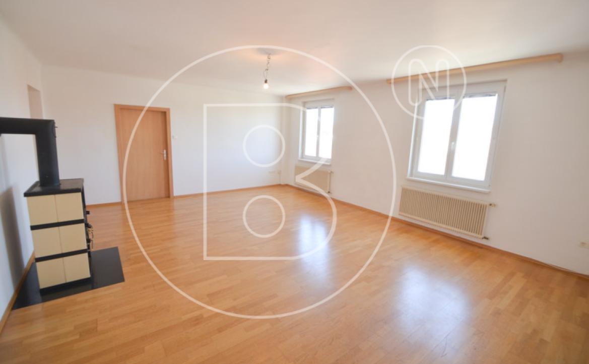 <p>Gepflegtes Wohn- und Geschäftshaus in zentraler Lage mit viel Potential!</p> - 27