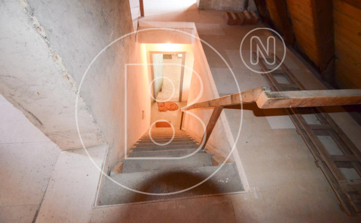 <p>Gepflegtes Wohn- und Geschäftshaus in zentraler Lage mit viel Potential!</p> - 40