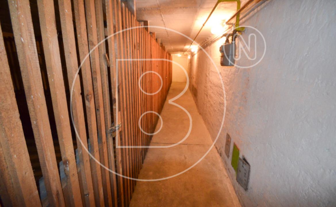 <p>Gepflegtes Wohn- und Geschäftshaus in zentraler Lage mit viel Potential!</p> - 41