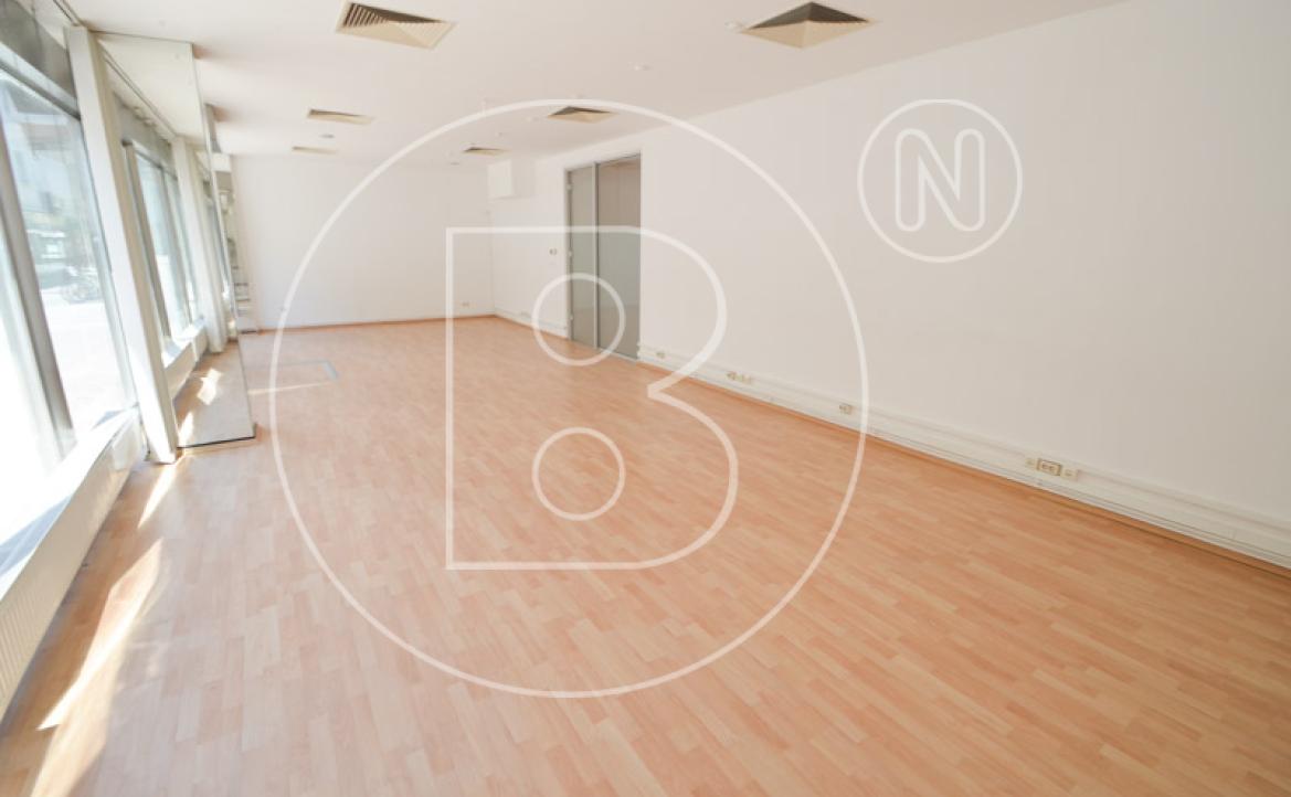 <p>Gepflegtes Wohn- und Geschäftshaus in zentraler Lage mit viel Potential!</p> - 10