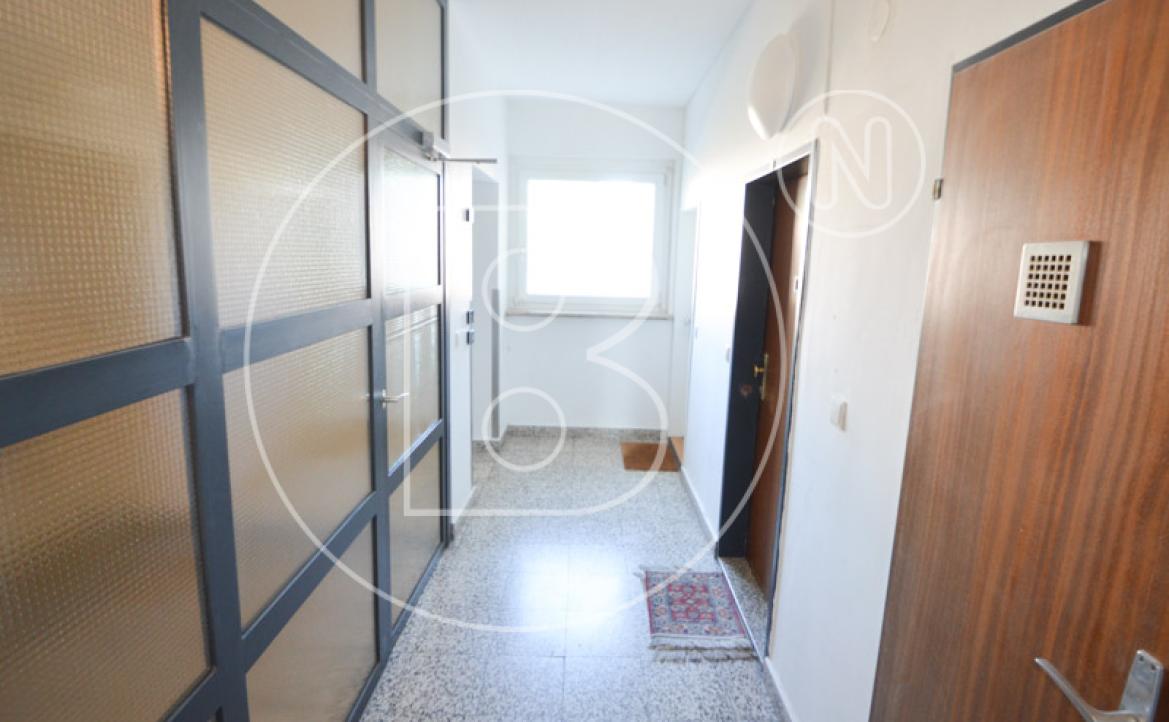 <p>Renovierungsbedürftige 3-Zimmer-Loggia-Wohnung in guter Lage!</p> - 23