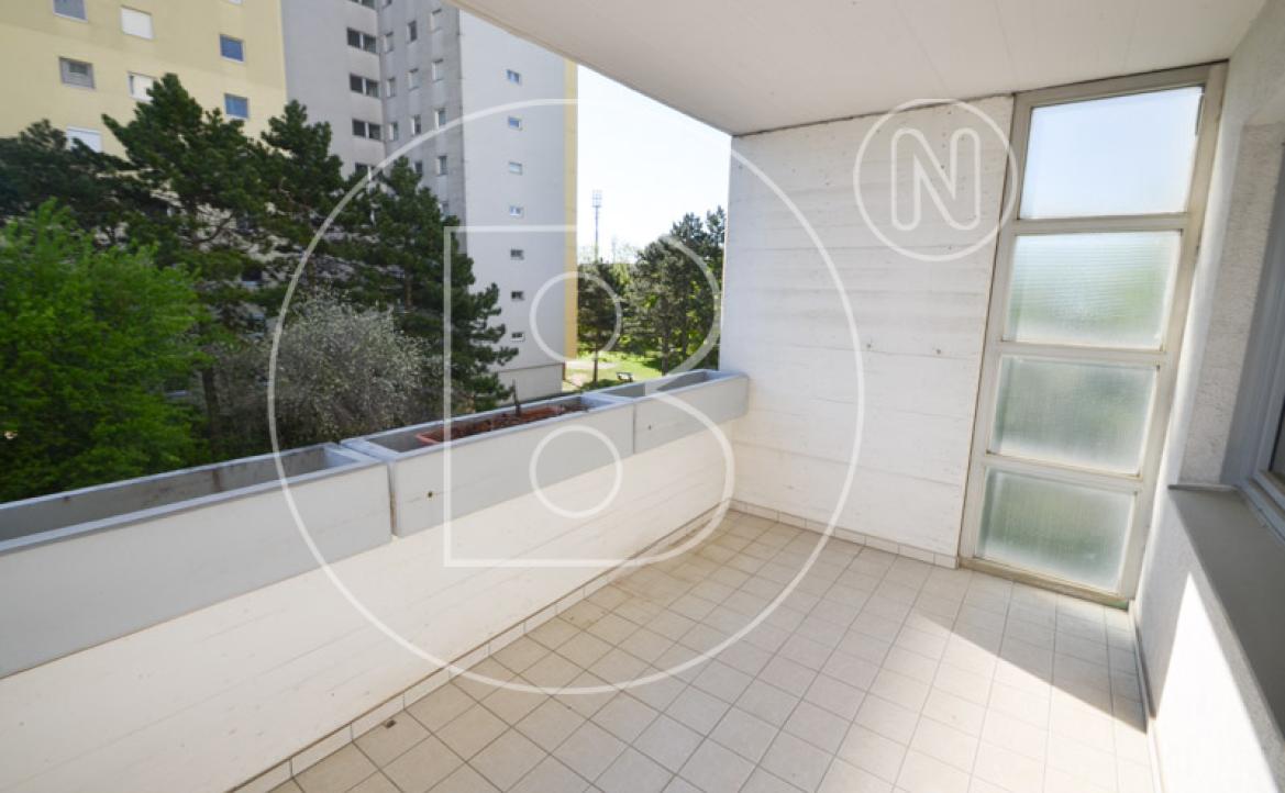 <p>Renovierungsbedürftige 3-Zimmer-Loggia-Wohnung in guter Lage!</p> - 8