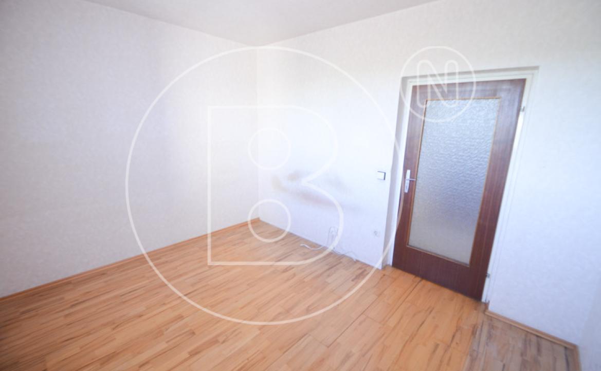<p>Renovierungsbedürftige 3-Zimmer-Loggia-Wohnung in guter Lage!</p> - 14
