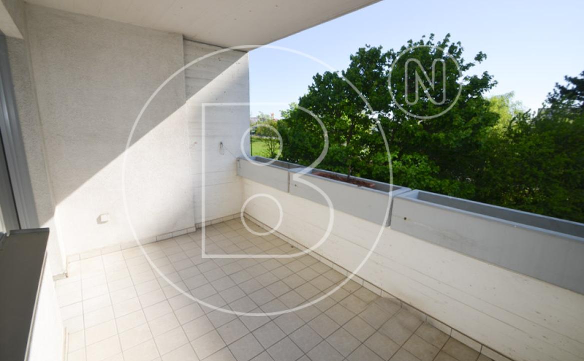 <p>Renovierungsbedürftige 3-Zimmer-Loggia-Wohnung in guter Lage!</p> - 9