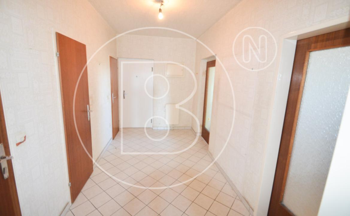 <p>Renovierungsbedürftige 3-Zimmer-Loggia-Wohnung in guter Lage!</p> - 21