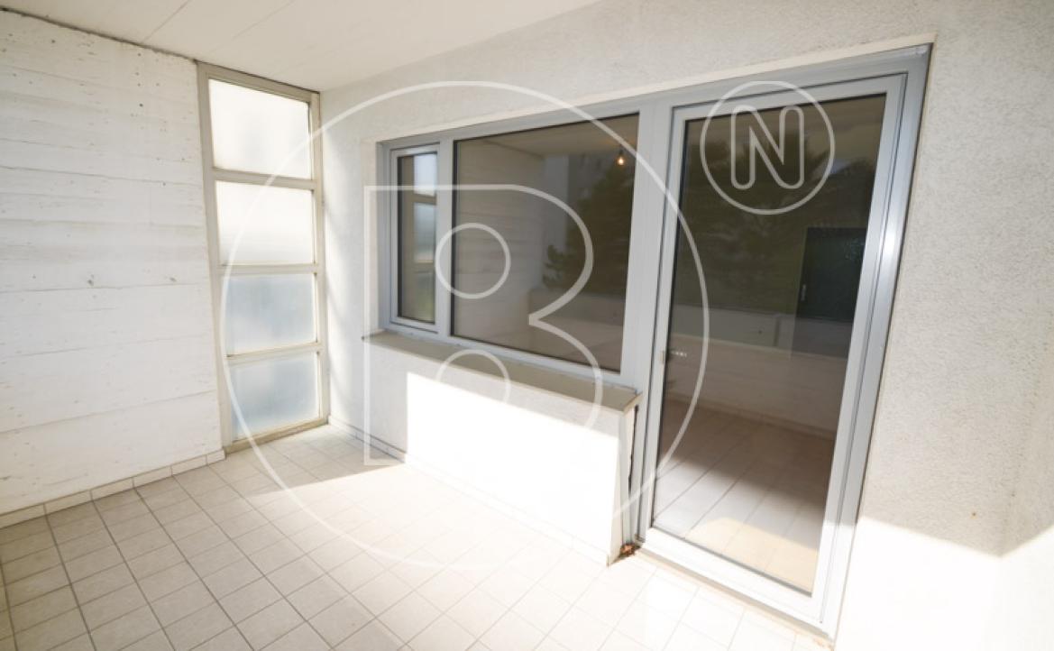 <p>Renovierungsbedürftige 3-Zimmer-Loggia-Wohnung in guter Lage!</p> - 10