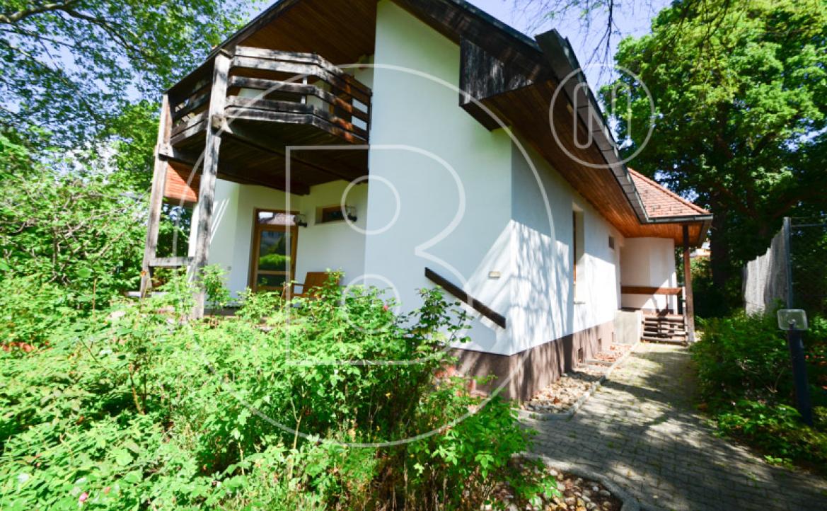 <p>Einfamilienhaus in zentraler Bestlage mit Tennisplatz auf parkähnlichem Grund!</p> - 7