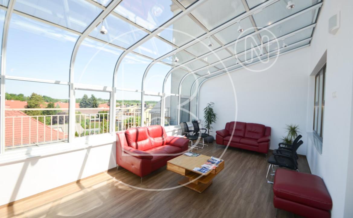 <p>Anlagejuwel mit 7 % Rendite - vermietetes "Ärztehaus" in zentraler Lage von Zistersdorf!</p> - 24