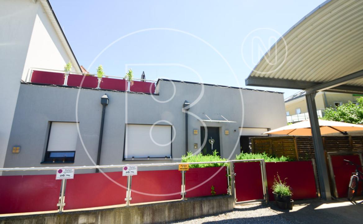 <p>Anlegerobjekt - Mehrfamilienhaus mit zahlreichen Parkplätzen in Bestlage!</p> - 5